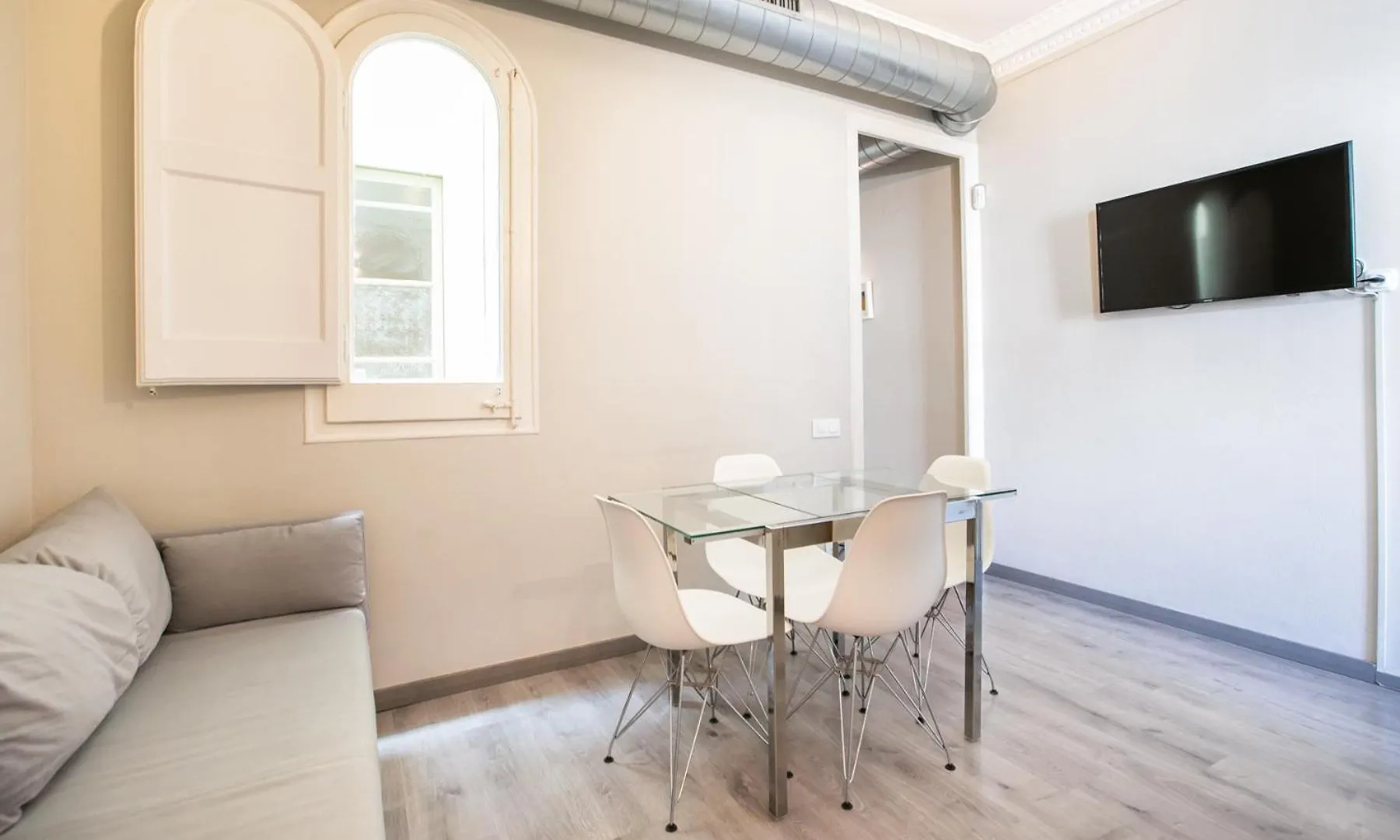 51Par1011 Nice Apartment In Parallel Barcelona