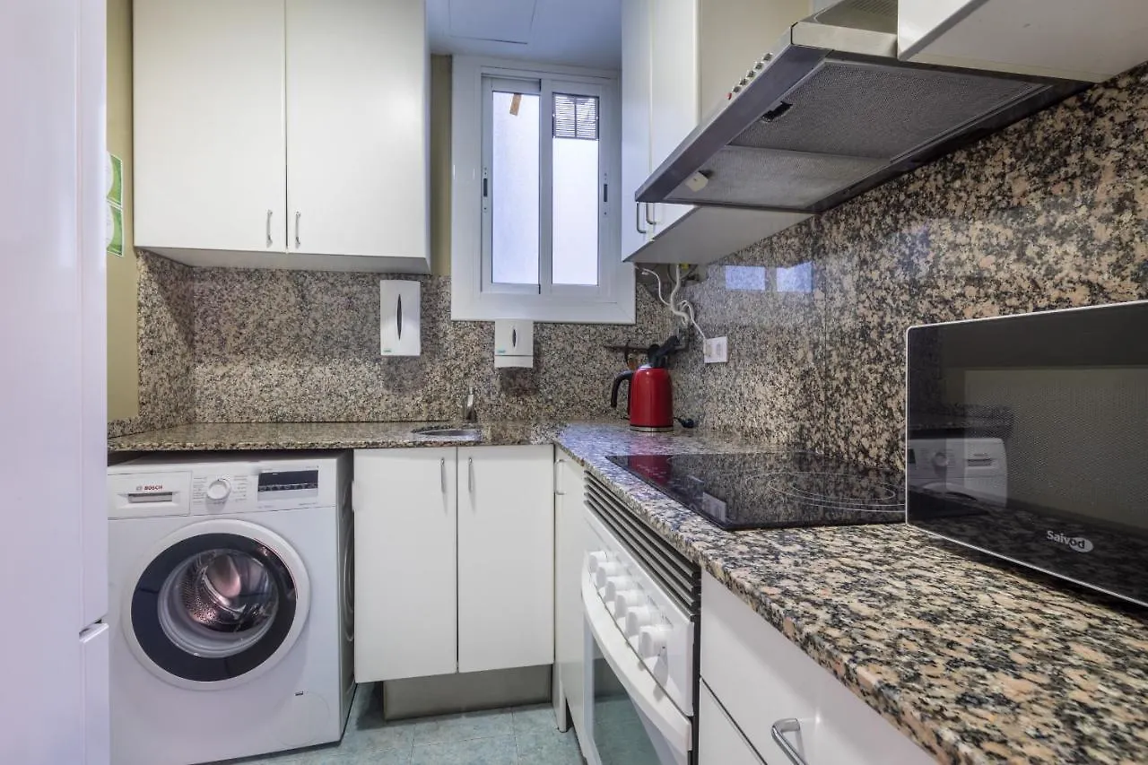 51Par1011 Nice Apartment In Parallel Barcelona Spain